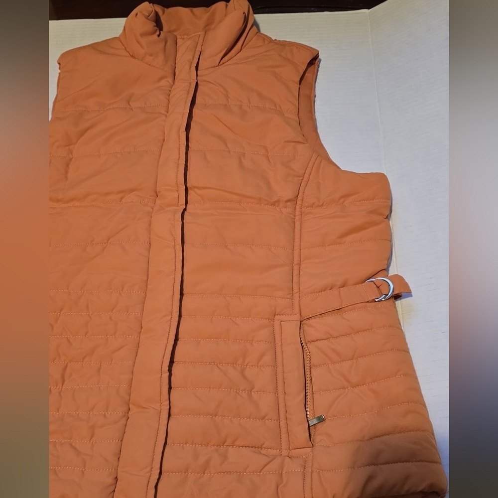 Women's Orange Quilted Vest - Picture 4 of 16